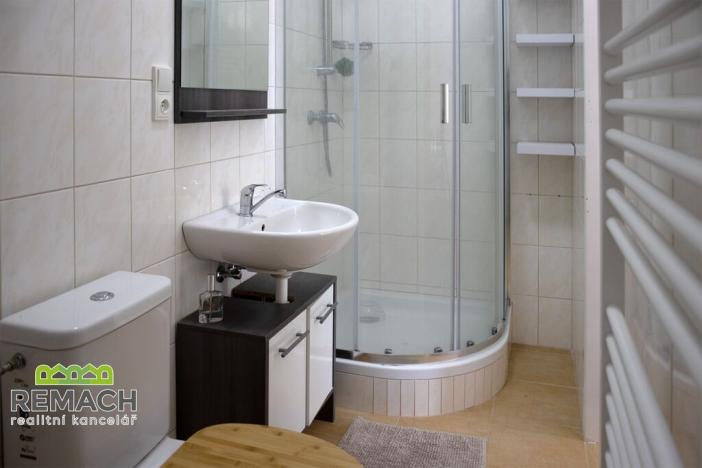 Pronájem obchodního prostoru, Náchod, Smiřických, 1100 m2