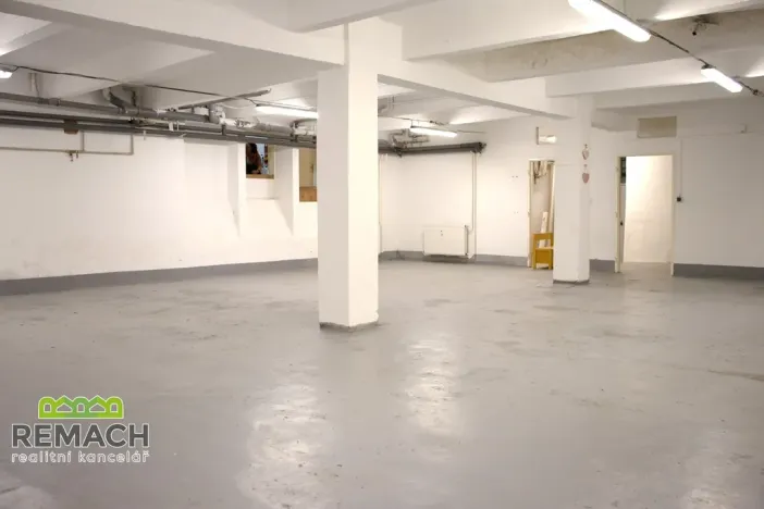 Pronájem obchodního prostoru, Náchod, Smiřických, 1100 m2
