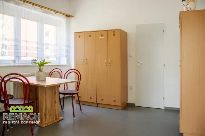 Pronájem obchodního prostoru, Náchod, Smiřických, 1100 m2