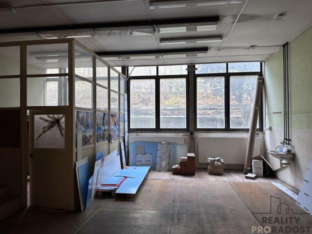 Pronájem skladu, Adamov, 75 m2