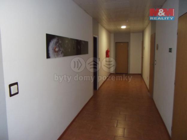 Pronájem obchodního prostoru, Karviná - Hranice, Rudé armády, 37 m2