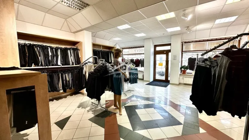 Pronájem obchodního prostoru, Křižanov, Benešovo náměstí, 116 m2