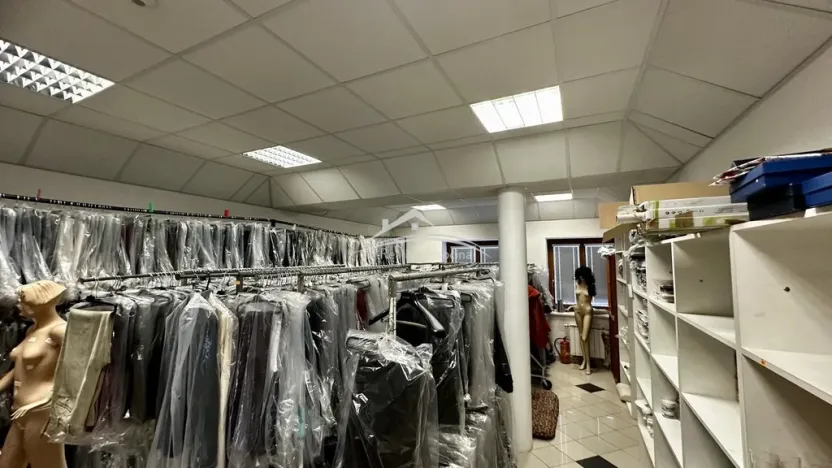 Pronájem obchodního prostoru, Křižanov, Benešovo náměstí, 116 m2