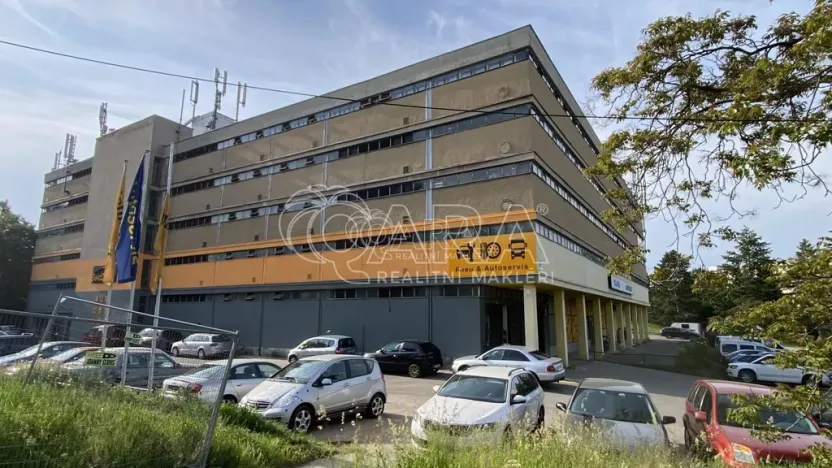 Prodej garážového stání, Brno, Loosova, 12 m2