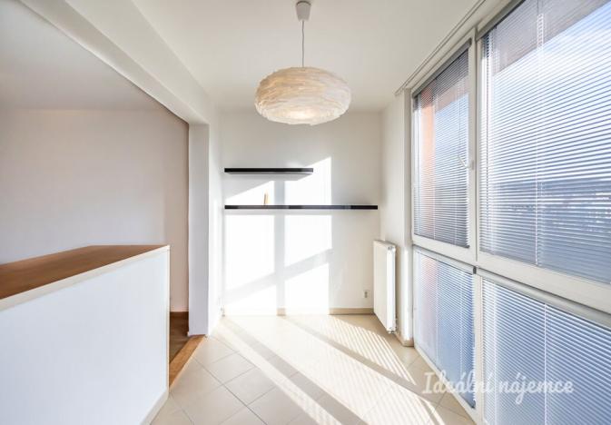 Pronájem bytu 2+kk, Praha - Hloubětín, Nademlejnská, 38 m2