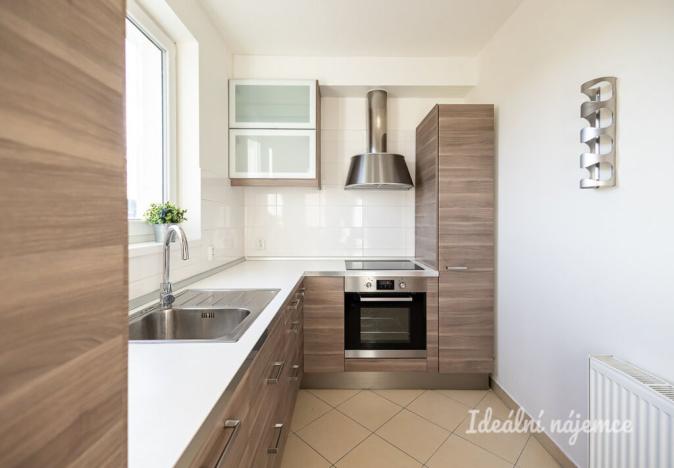 Pronájem bytu 2+kk, Praha - Hloubětín, Nademlejnská, 38 m2