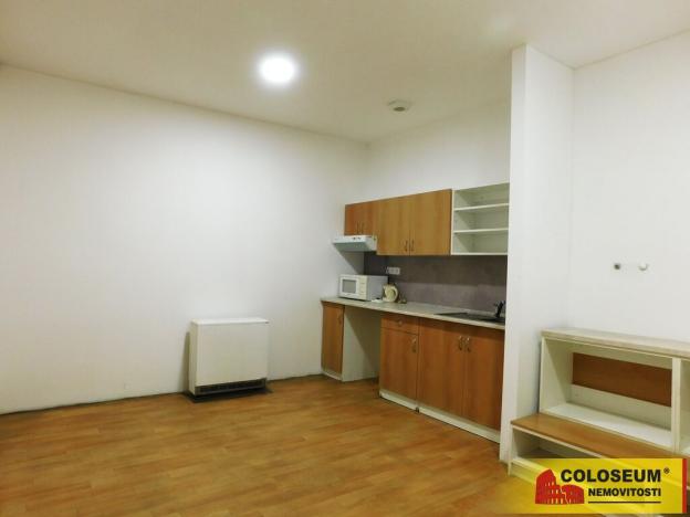 Pronájem kanceláře, Těšetice, 462 m2