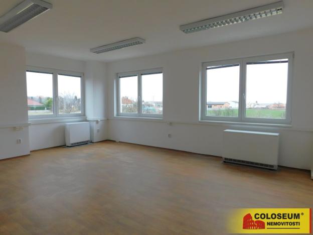 Pronájem kanceláře, Těšetice, 462 m2