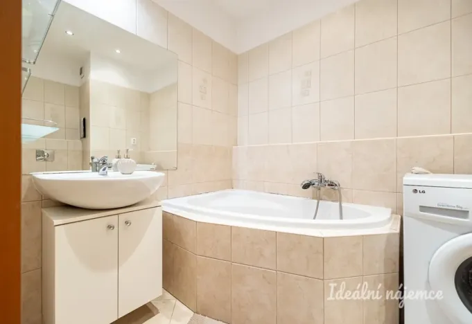 Pronájem bytu 2+kk, Praha - Záběhlice, Velenovského, 53 m2