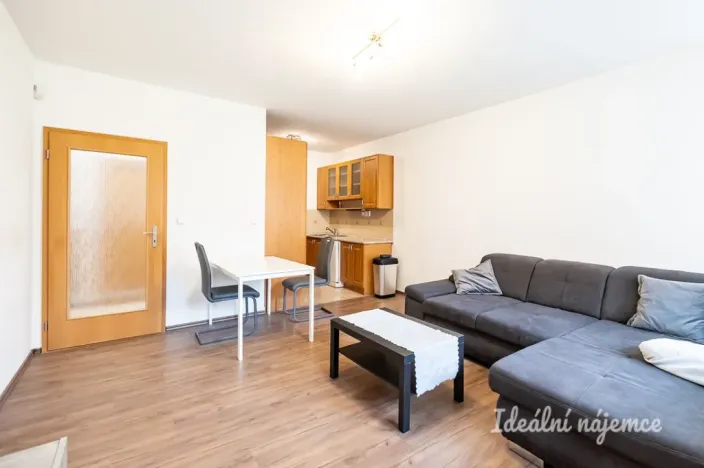 Pronájem bytu 2+kk, Praha - Záběhlice, Velenovského, 53 m2