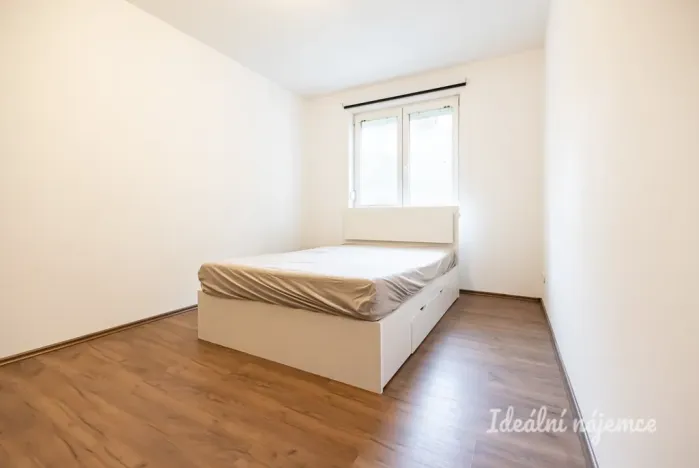 Pronájem bytu 2+kk, Praha - Záběhlice, Velenovského, 53 m2