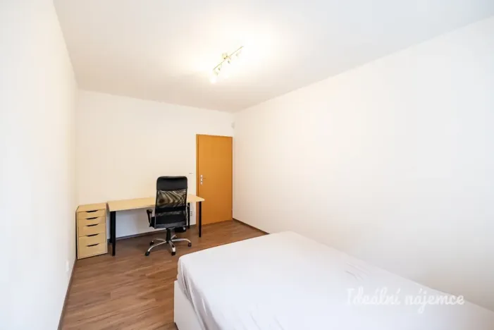Pronájem bytu 2+kk, Praha - Záběhlice, Velenovského, 53 m2