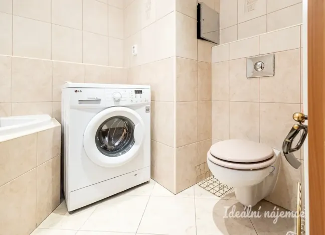 Pronájem bytu 2+kk, Praha - Záběhlice, Velenovského, 53 m2