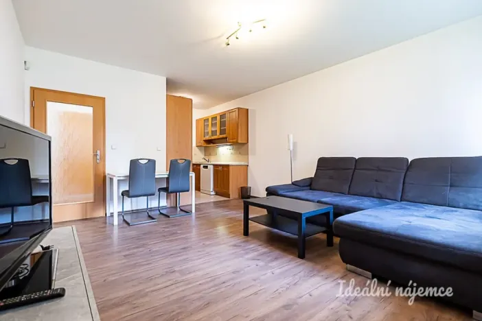 Pronájem bytu 2+kk, Praha - Záběhlice, Velenovského, 53 m2