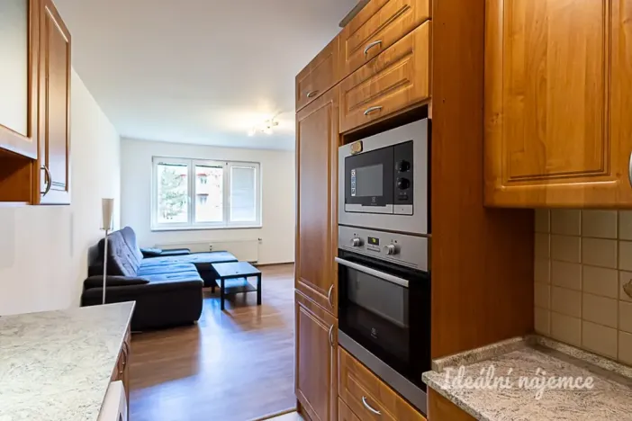 Pronájem bytu 2+kk, Praha - Záběhlice, Velenovského, 53 m2