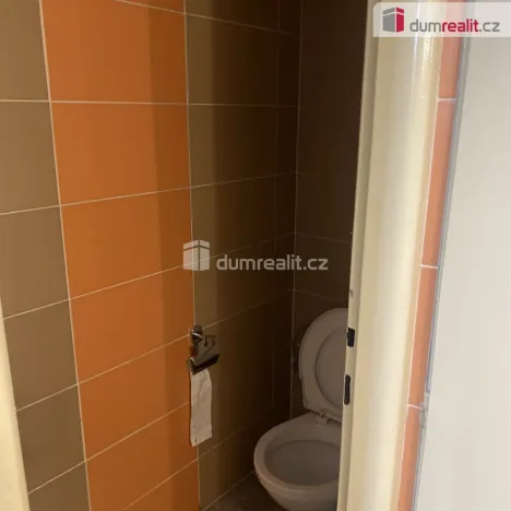 Pronájem bytu 1+kk, Praha - Kobylisy, Zenklova, 19 m2