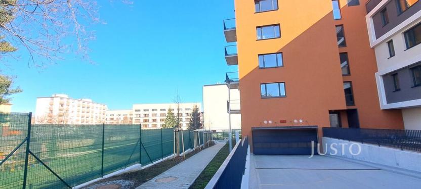 Pronájem garážového stání, Písek - Pražské Předměstí, Pražská, 12 m2