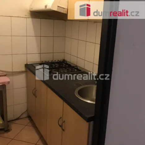 Pronájem bytu 1+kk, Praha - Hostavice, Pilská, 21 m2