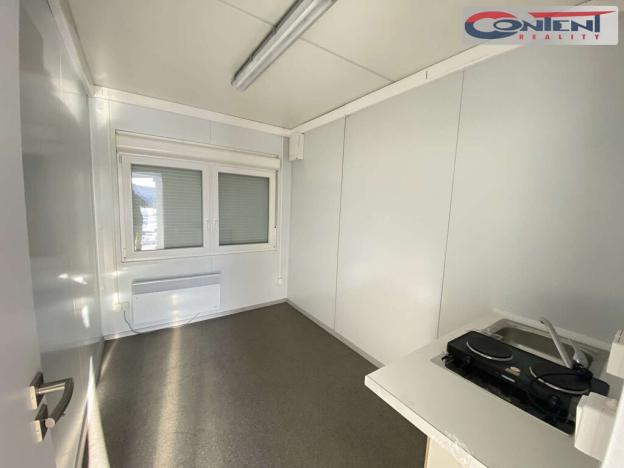 Pronájem komerčního pozemku, Nupaky, 17000 m2