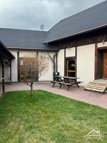 Prodej restaurace, Luka nad Jihlavou, Hřbitovní, 688 m2
