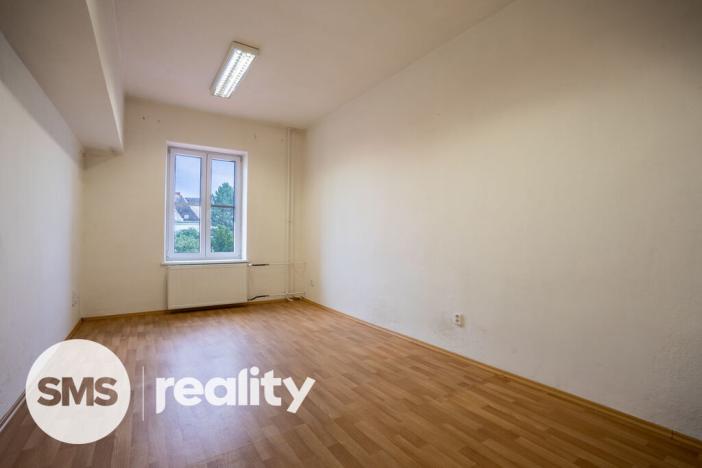 Pronájem kanceláře, Krnov - Pod Bezručovým vrchem, Revoluční, 328 m2