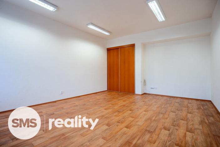 Pronájem kanceláře, Krnov - Pod Bezručovým vrchem, Revoluční, 328 m2