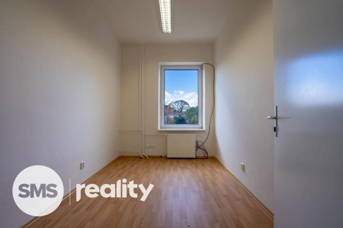 Pronájem kanceláře, Krnov - Pod Bezručovým vrchem, Revoluční, 328 m2