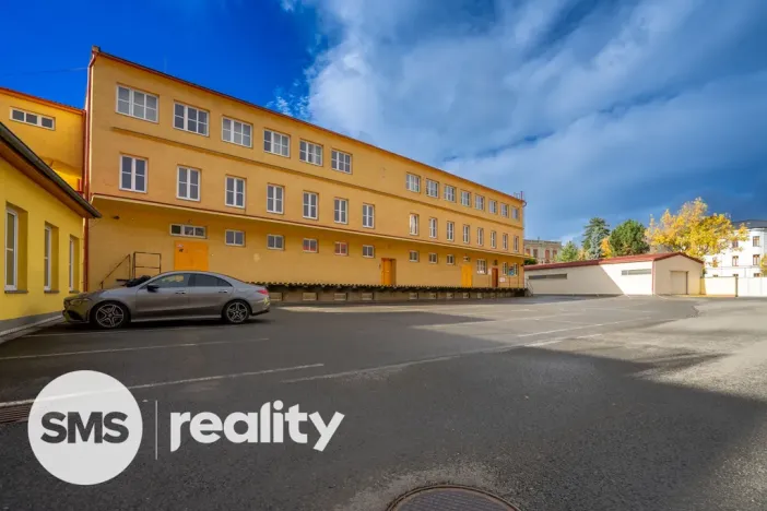 Pronájem kanceláře, Krnov - Pod Bezručovým vrchem, Revoluční, 328 m2