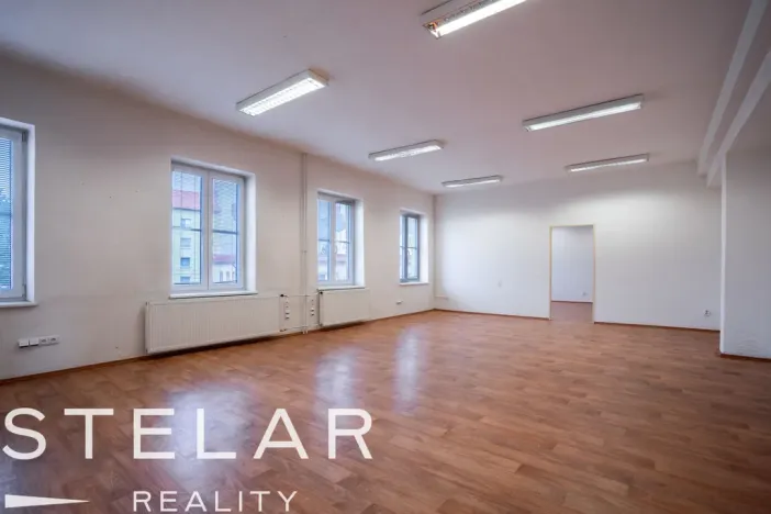 Pronájem kanceláře, Krnov - Pod Bezručovým vrchem, Revoluční, 328 m2