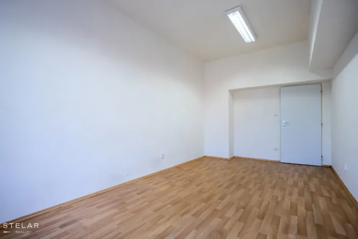 Pronájem kanceláře, Krnov - Pod Bezručovým vrchem, Revoluční, 328 m2