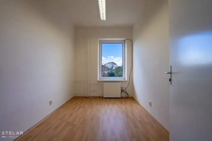 Pronájem kanceláře, Krnov - Pod Bezručovým vrchem, Revoluční, 328 m2