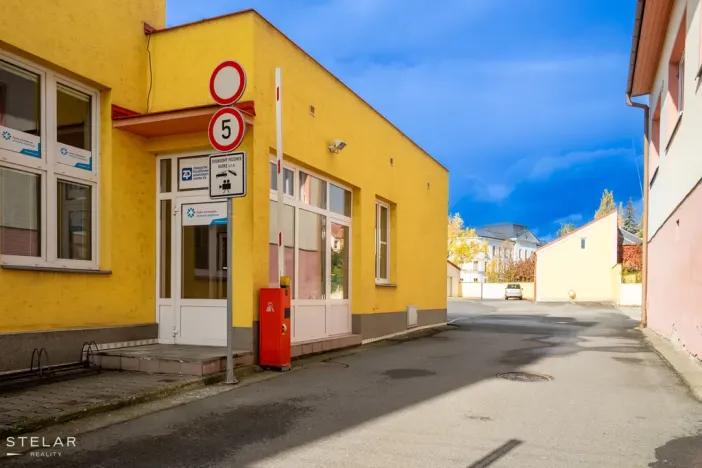 Pronájem kanceláře, Krnov - Pod Bezručovým vrchem, Revoluční, 328 m2
