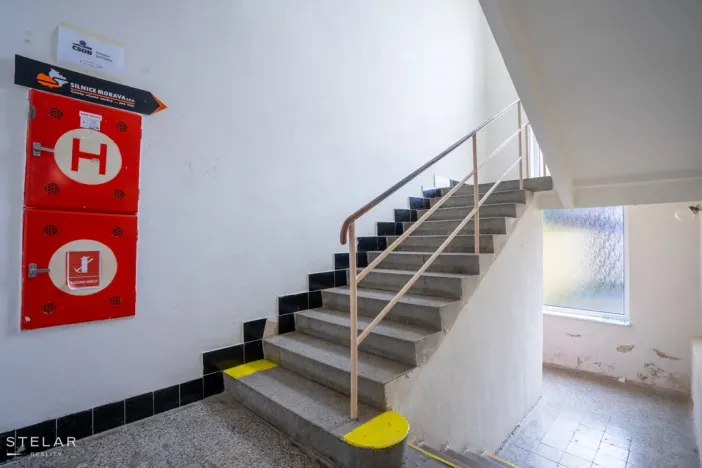 Pronájem kanceláře, Krnov - Pod Bezručovým vrchem, Revoluční, 328 m2
