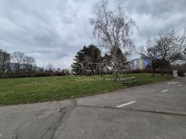 Pronájem pozemku, Praha - Háje, 2000 m2