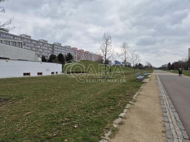 Pronájem pozemku, Praha - Háje, 2000 m2