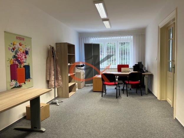 Pronájem kanceláře, Valašské Meziříčí, Náměstí, 62 m2