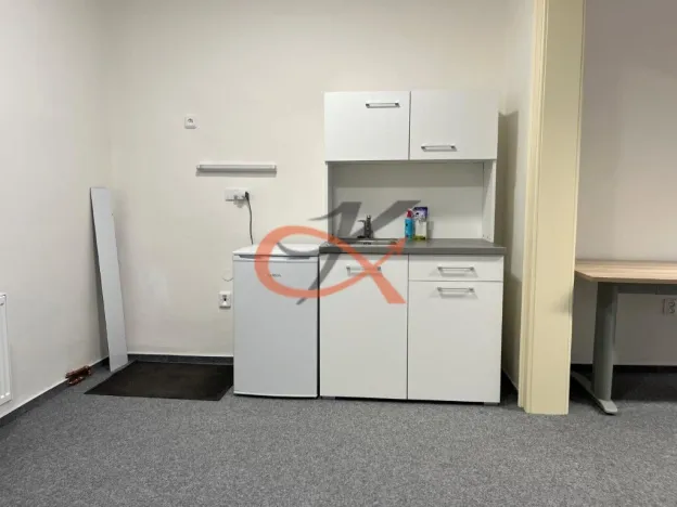 Pronájem kanceláře, Valašské Meziříčí, Náměstí, 62 m2