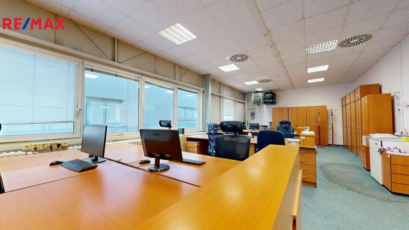 Prodej výrobních prostor, Blansko, 2746 m2