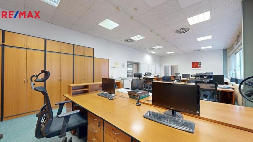 Prodej výrobních prostor, Blansko, 2746 m2