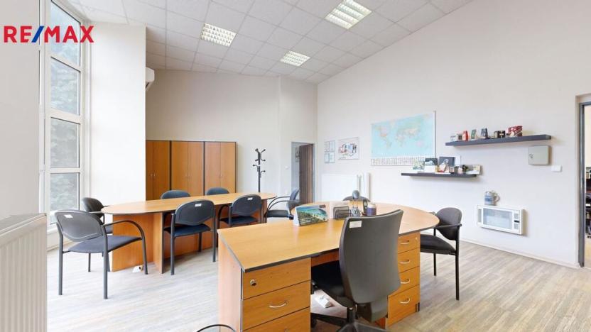 Prodej výrobních prostor, Blansko, 2746 m2