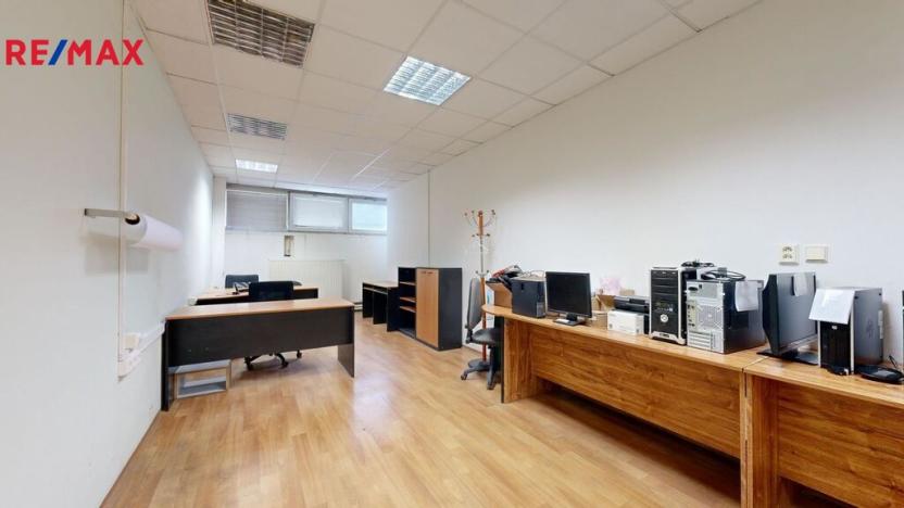 Prodej výrobních prostor, Blansko, 2746 m2