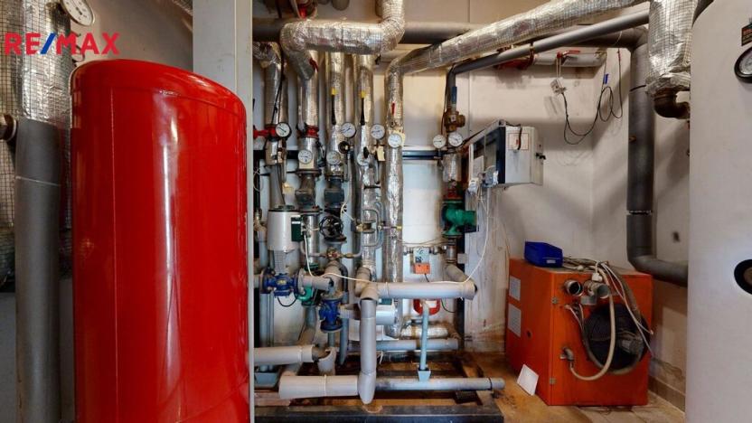 Prodej výrobních prostor, Blansko, 2746 m2