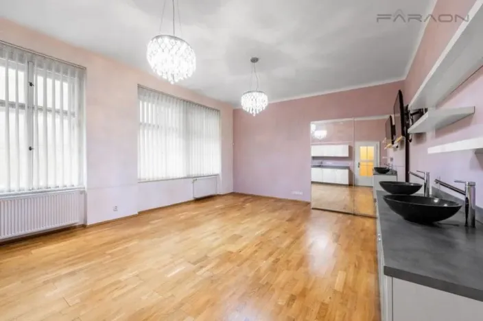 Prodej bytu 3+kk, Praha - Nové Město, Růžová, 136 m2