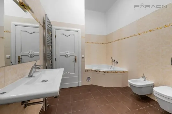 Prodej bytu 3+kk, Praha - Nové Město, Růžová, 136 m2