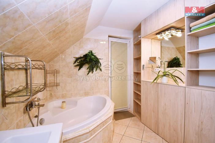 Prodej rodinného domu, Měšice, Hlavní, 200 m2