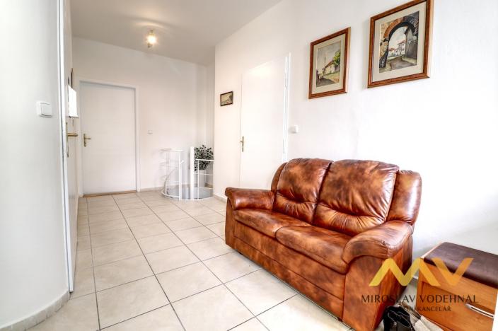 Pronájem kanceláře, Hradec Králové, náměstí 5. května, 110 m2