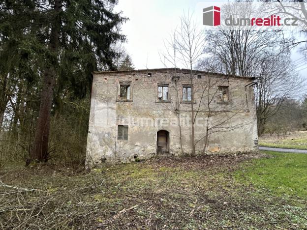 Prodej pozemku pro komerční výstavbu, Luby - Horní Luby, 1065 m2