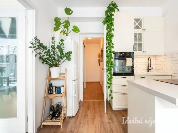 Pronájem bytu 2+kk, Praha - Vršovice, Košická, 48 m2