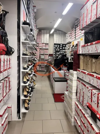 Prodej obchodního prostoru, Valašské Meziříčí, Náměstí, 345 m2