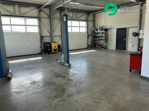 Prodej obchodního prostoru, Ostrovačice, Osvobození, 242 m2